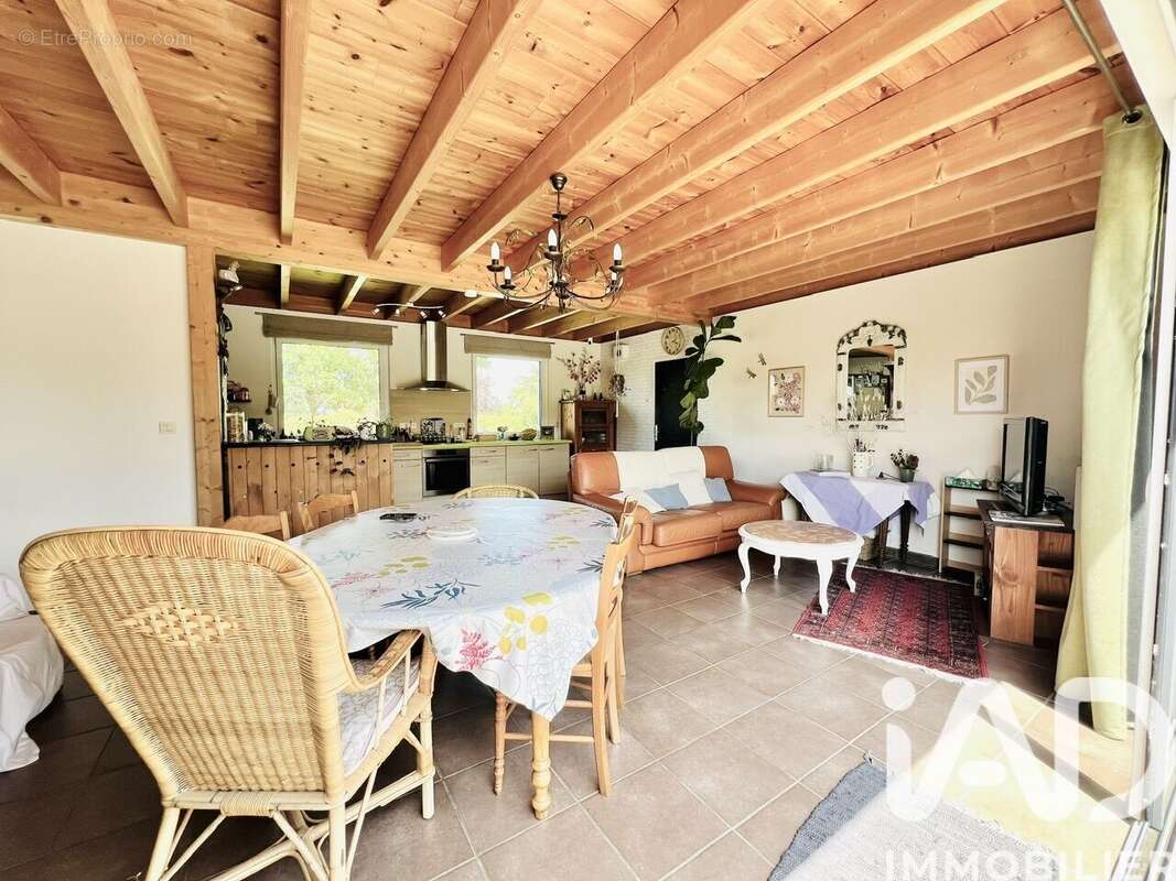 Maison 129 m² à Kermaria-Sulard  - photo 5