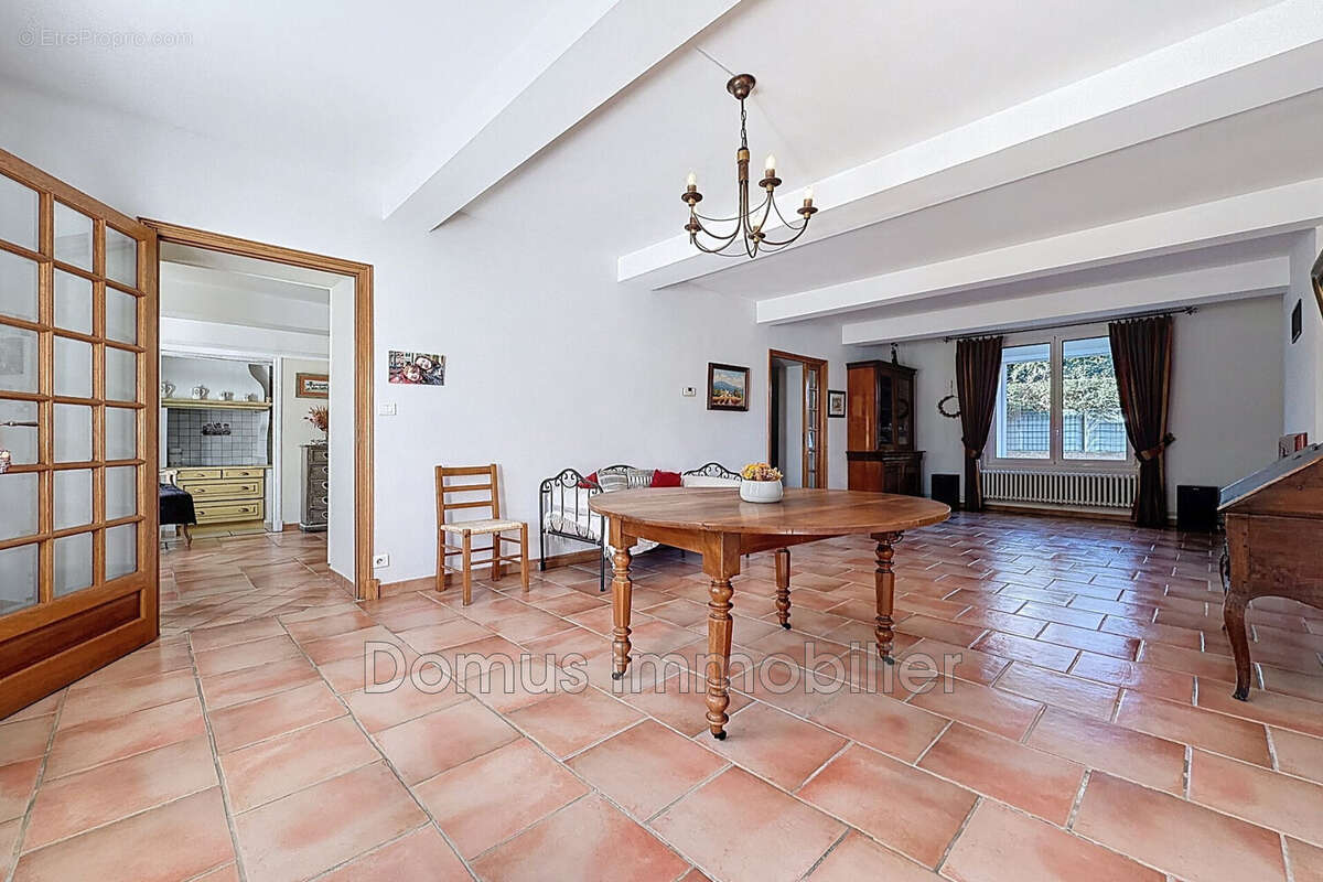 Maison à SAINT-SATURNIN-LES-AVIGNON