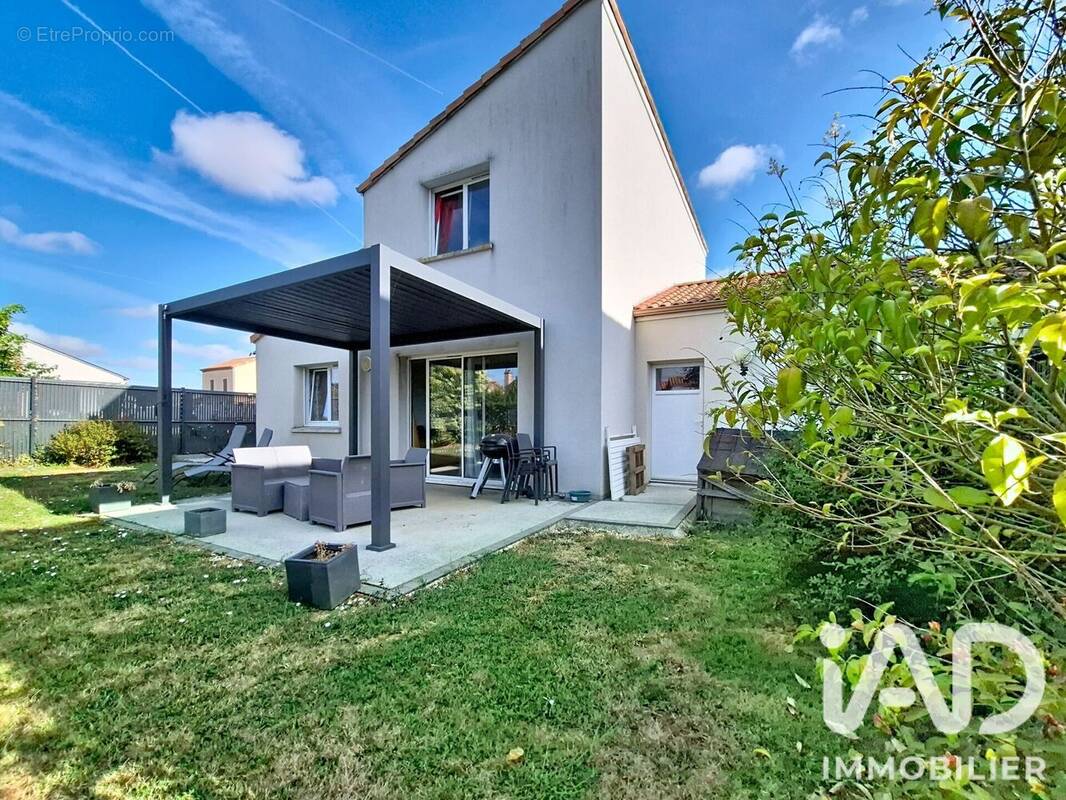 Photo 1 - Maison à VALANJOU
