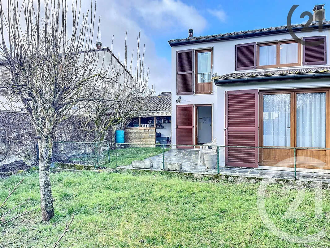 Maison à LA CHAPELLE-SAINT-LUC