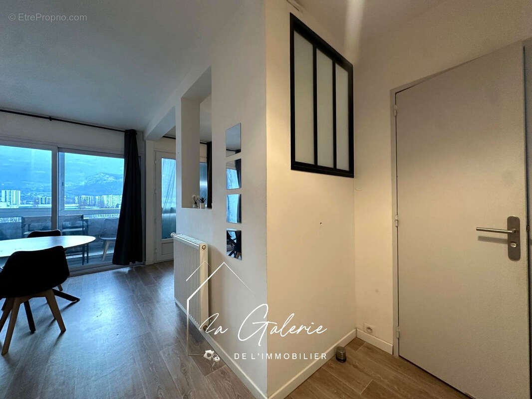 Appartement à LE PONT-DE-CLAIX