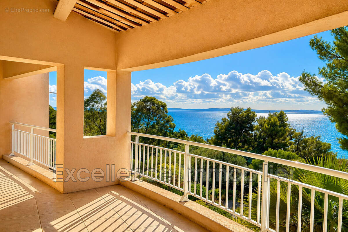 Maison 242 m² à Le Lavandou  - photo 4