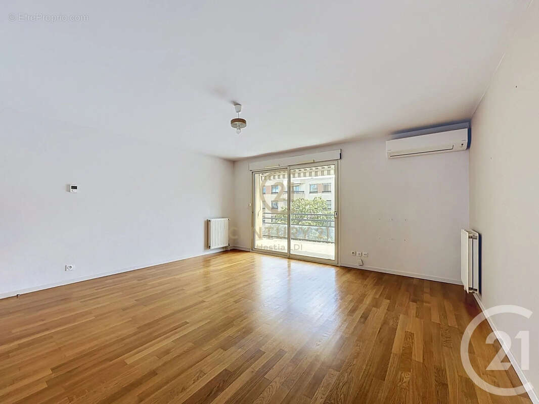Appartement à LYON-8E
