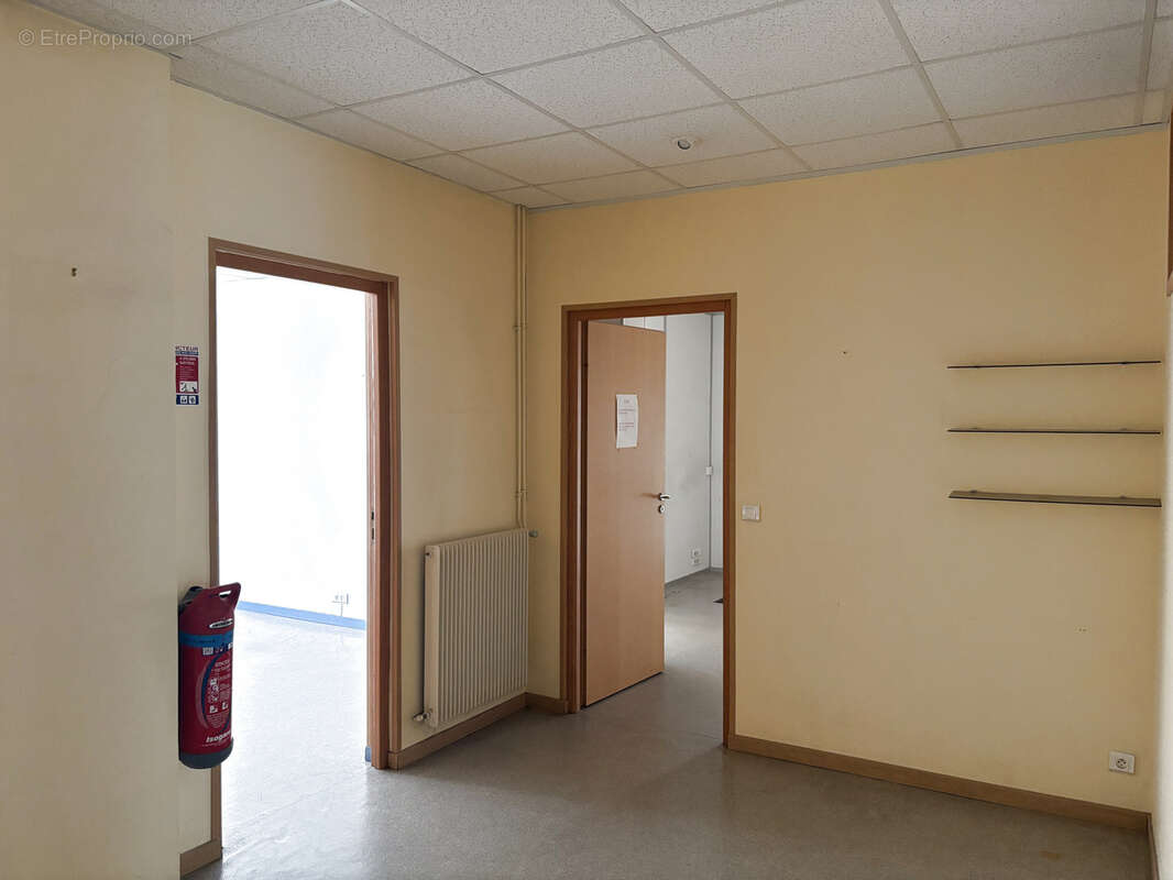 Commerce à GOUVIEUX