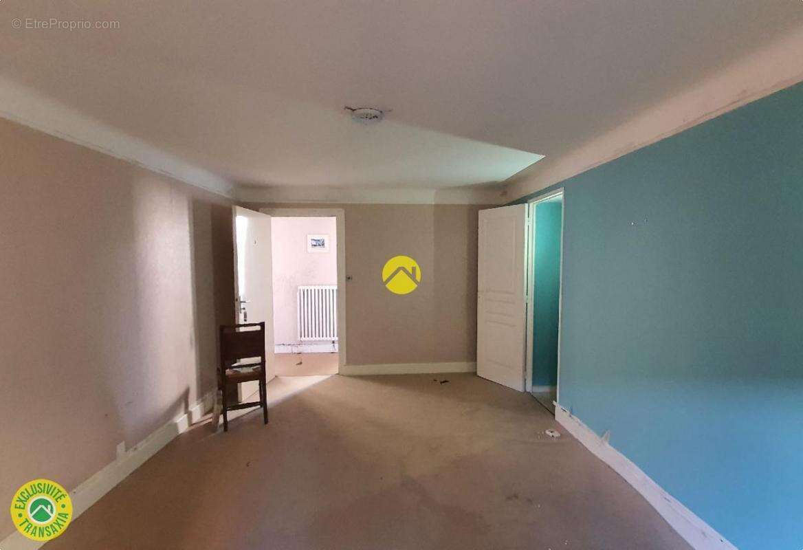 Commerce à AUZANCES