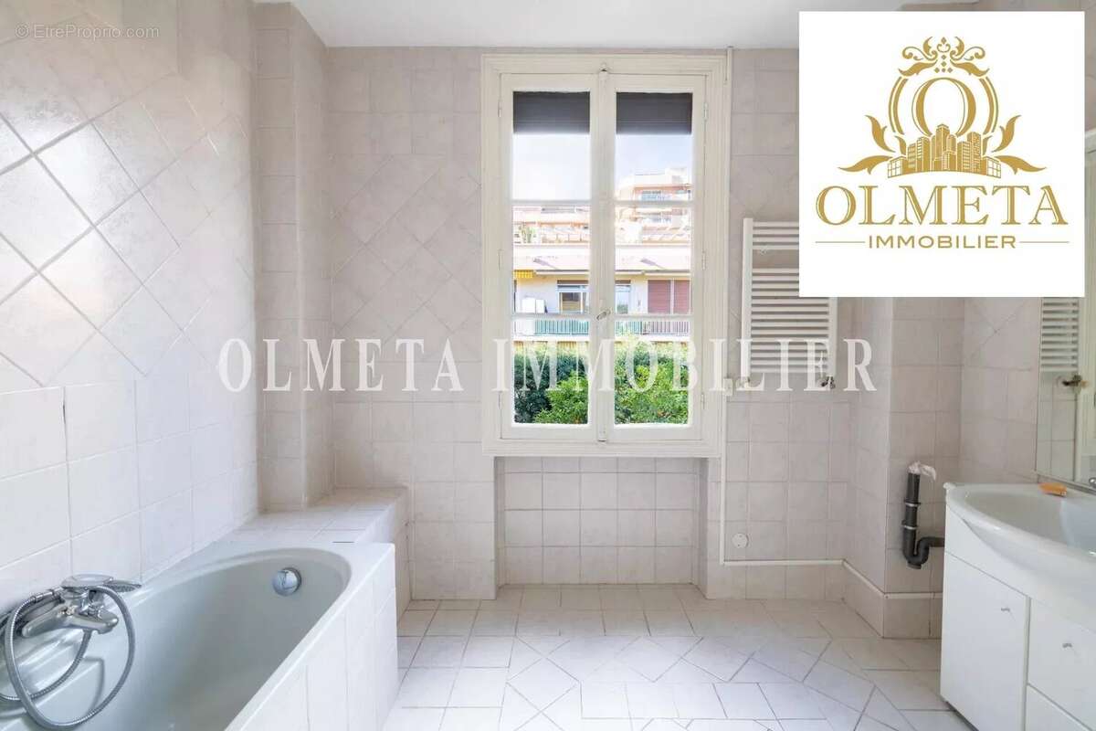 Appartement à ROQUEBRUNE-CAP-MARTIN