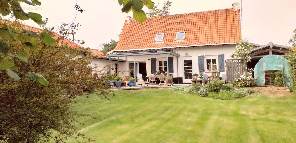 Maison à GROFFLIERS