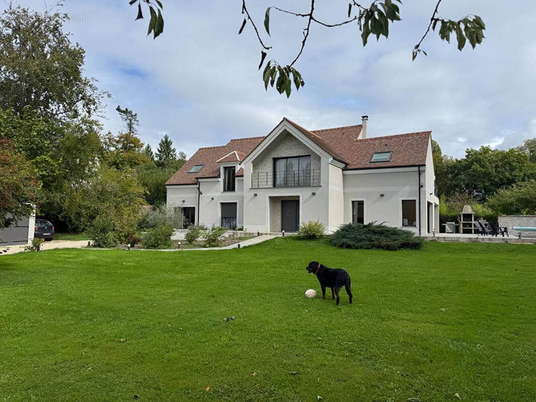 Maison à SAINT-REMY-L'HONORE