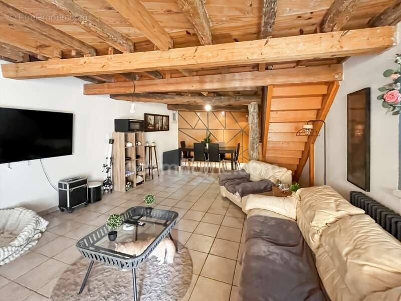 Maison à MEZIN