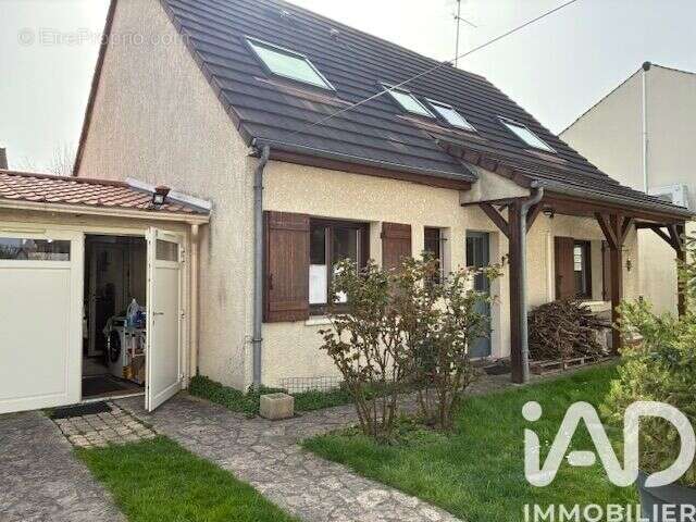 Photo 2 - Maison à LIVRY-GARGAN