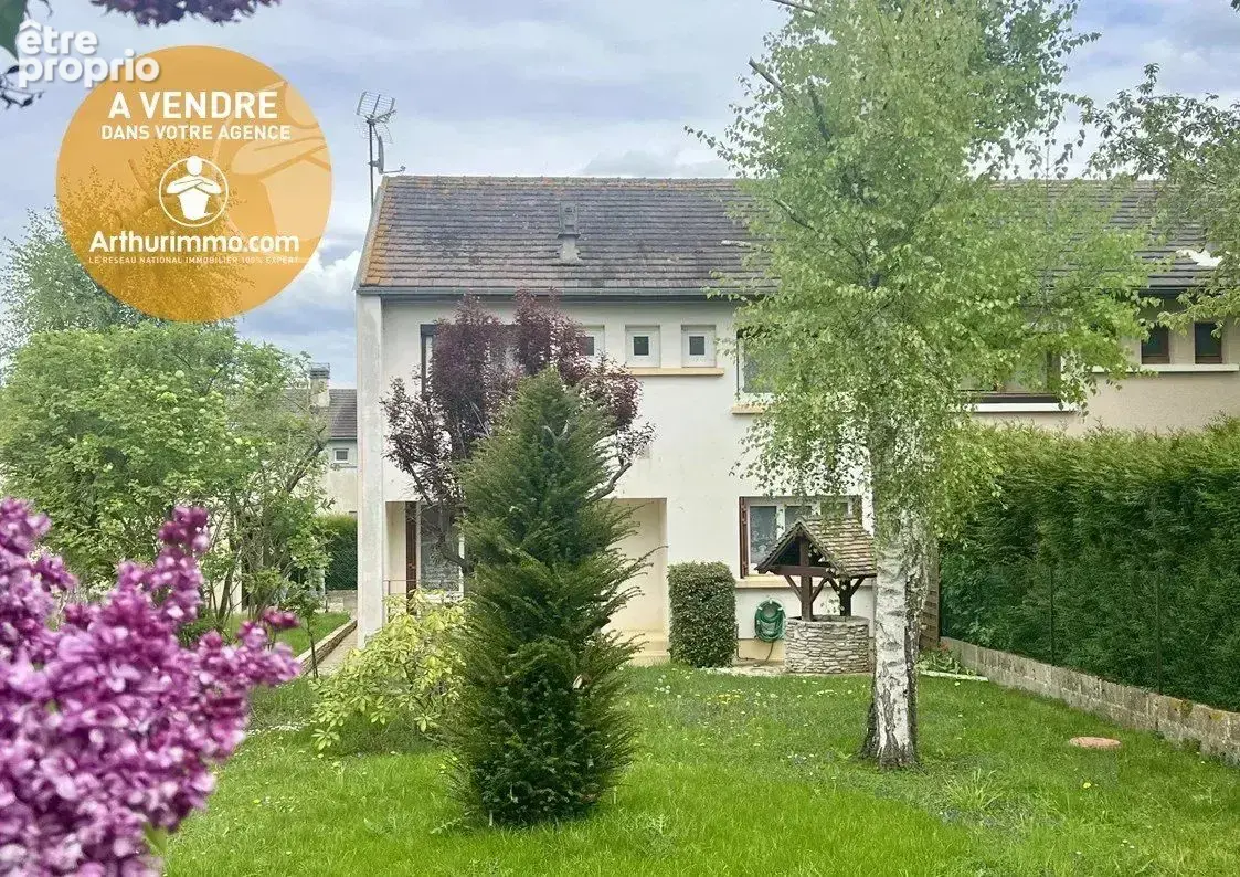Maison à HOUDAN