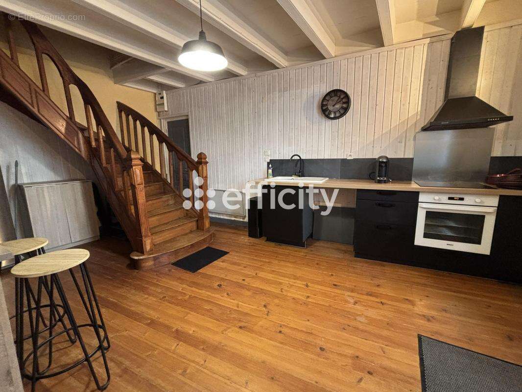 Maison à SAINT-JEAN-DE-LIVERSAY