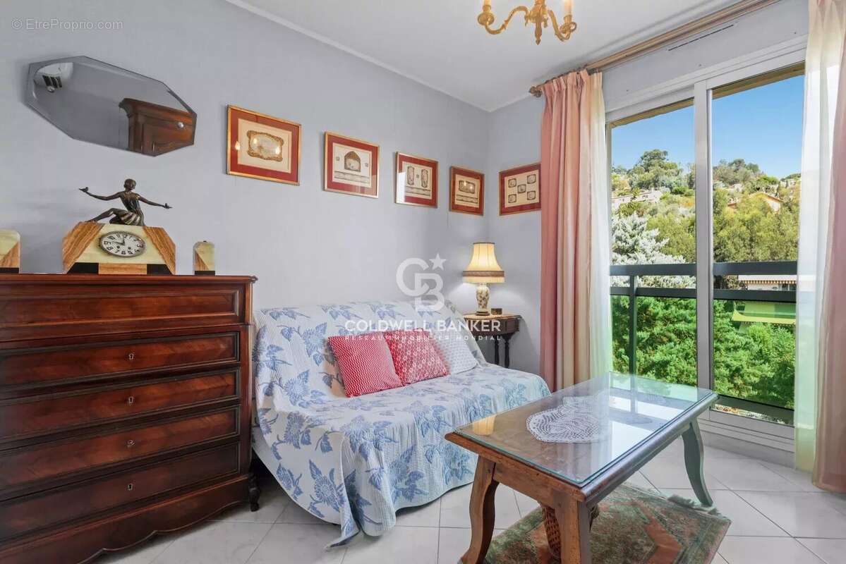 Appartement à MANDELIEU-LA-NAPOULE