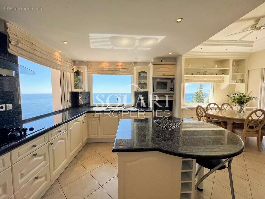 Maison à THEOULE-SUR-MER