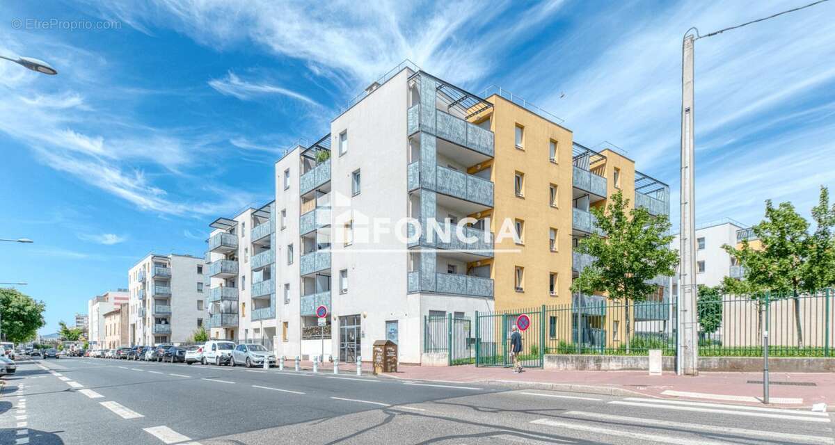 Appartement à LYON-8E