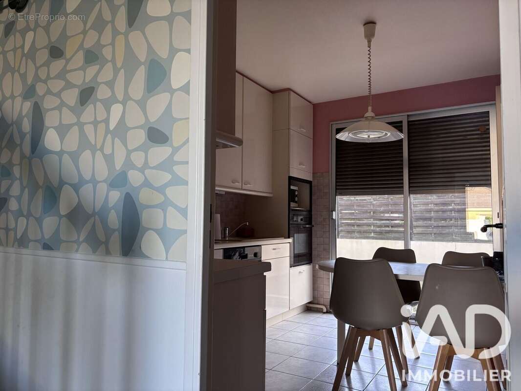 Maison 71 m² à Ernee  - photo 6