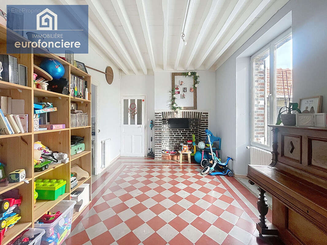 Maison à LES GRANDES-CHAPELLES