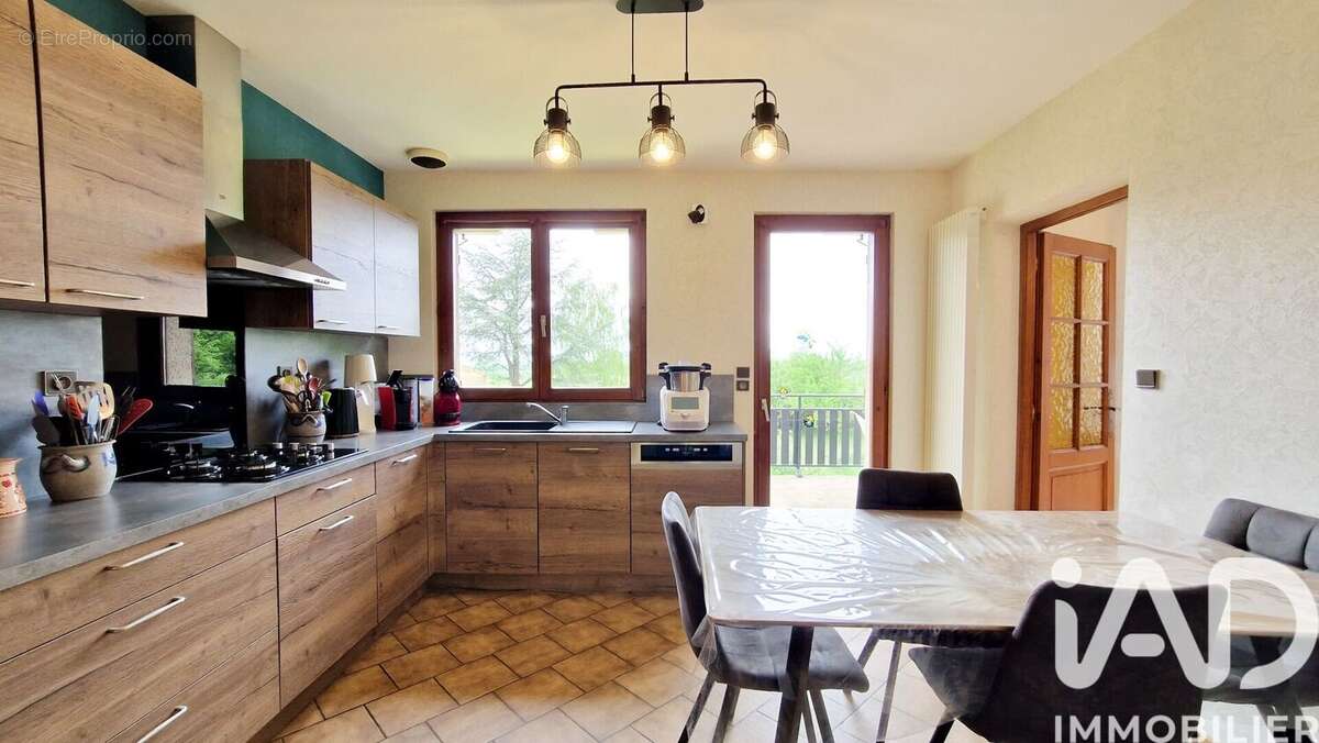 Maison 182 m² à Chambley-Bussieres  - photo 9