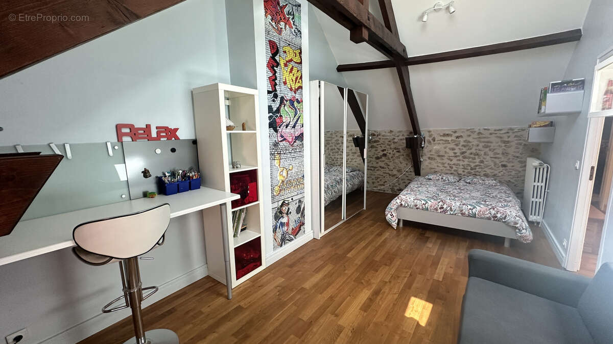 Maison à MAROLLES-EN-HUREPOIX