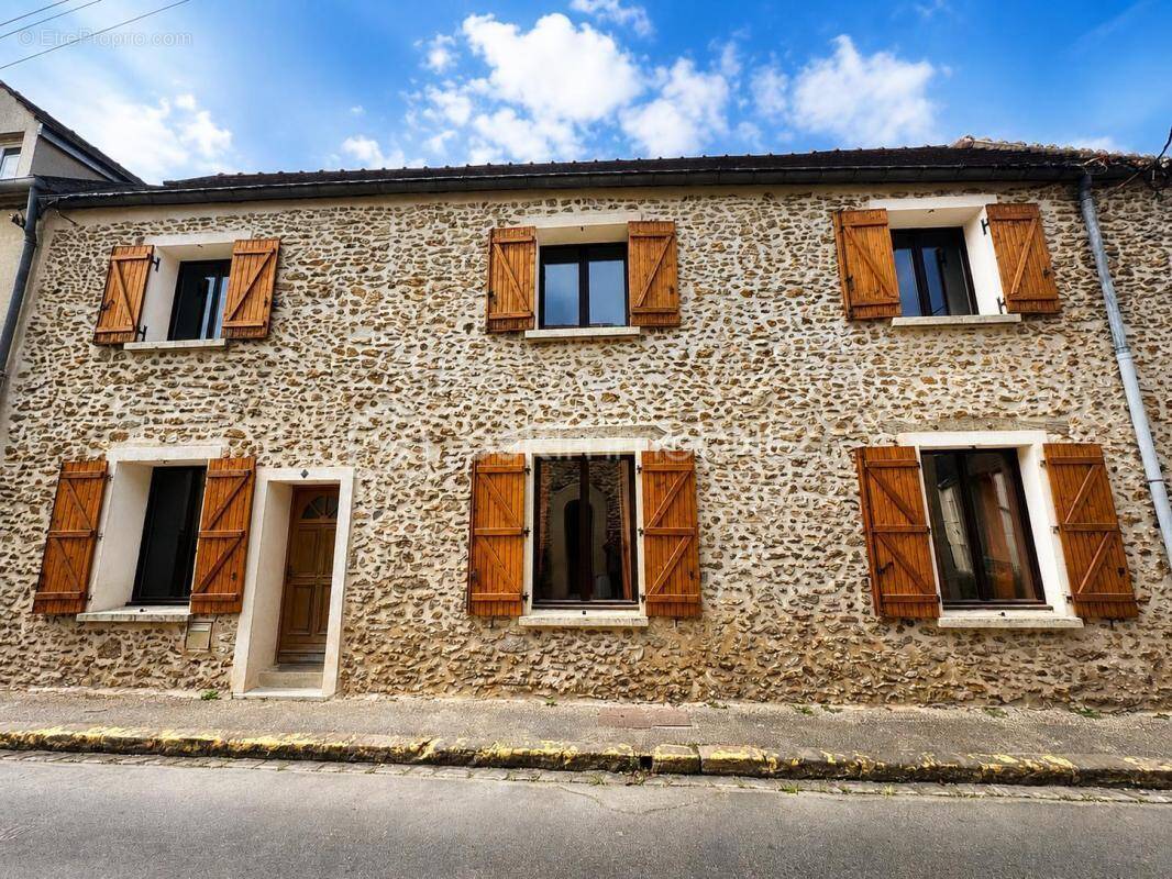 Maison à LEUVILLE-SUR-ORGE