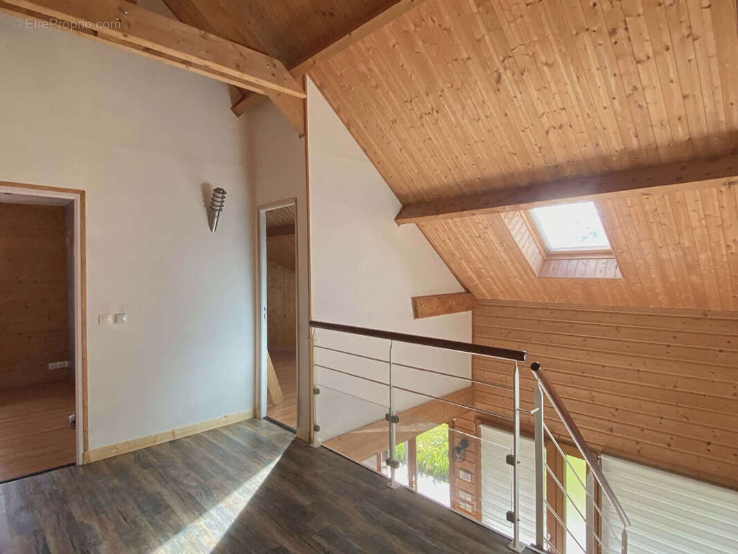 Maison à LA CHAPELLE-CHAUSSEE