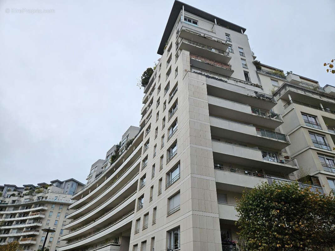 Appartement à COURBEVOIE