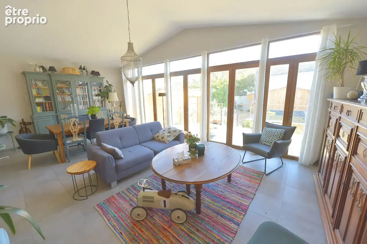 Maison 275 m² à Cozes  - photo 4
