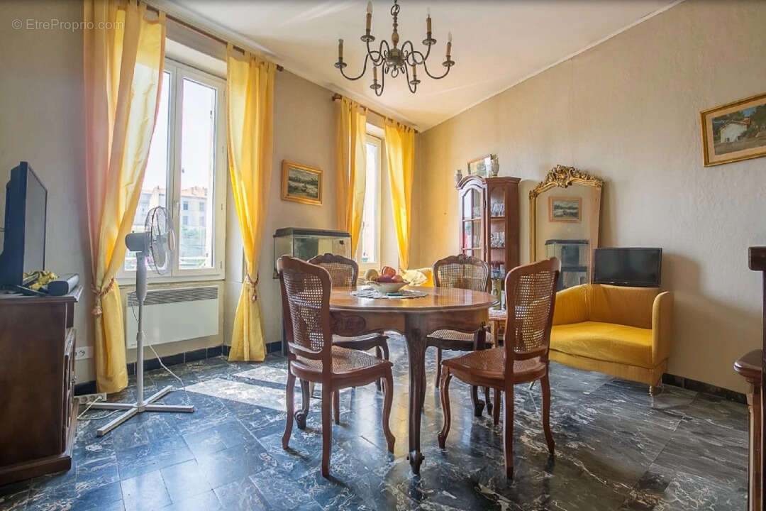 Appartement à MARSEILLE-3E