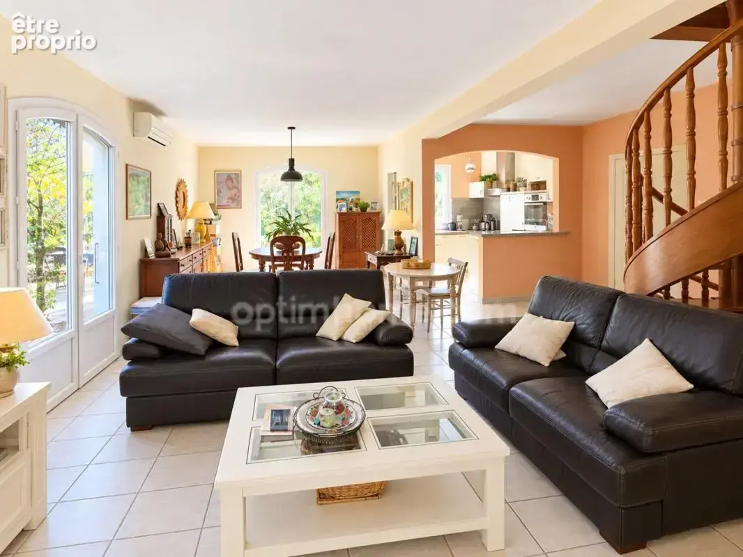Maison 7 pièces 156 m² - photo 2