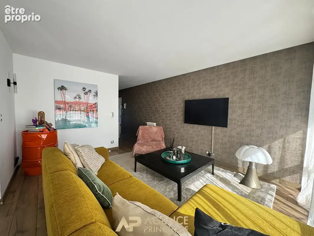 Appartement T4 - 90m2 - Balcon- Parking X2 - Cave - La Rochelle - photo 2