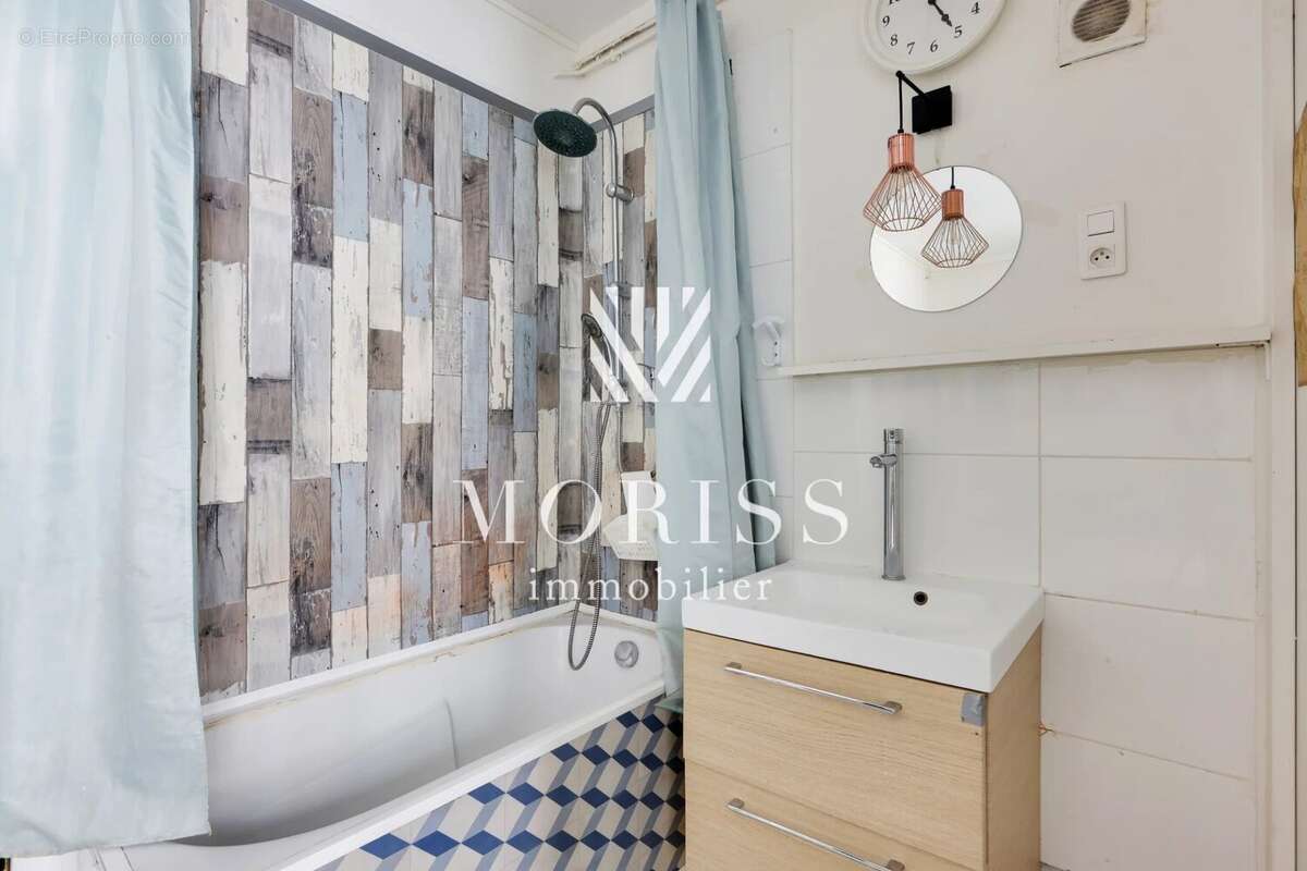 Appartement à PARIS-17E