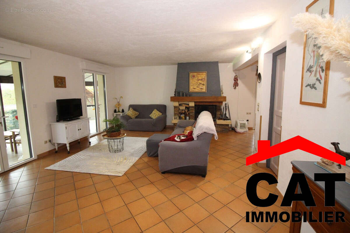 Maison à VERNOU-LA-CELLE-SUR-SEINE