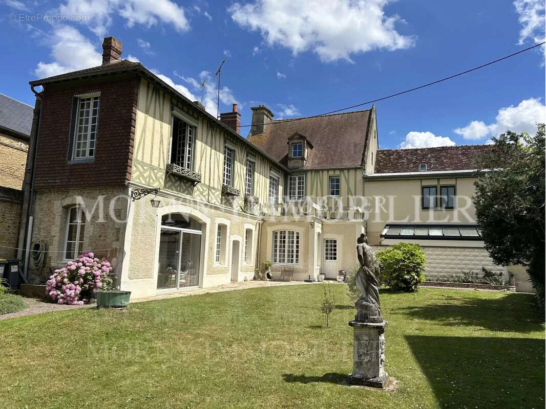 Maison à SAINT-PIERRE-SUR-DIVES