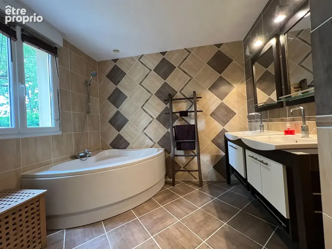 Maison spacieuse avec piscine à Caussade  - Un cadre privilégié au calme - photo 9