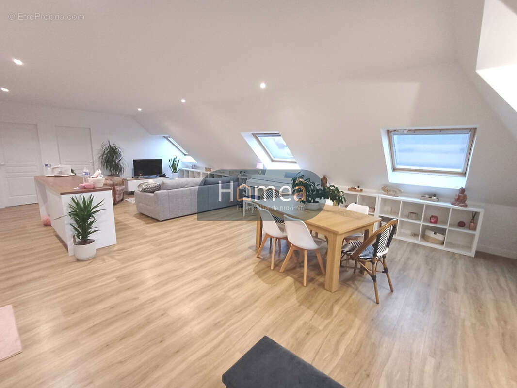 Appartement à BUCHY