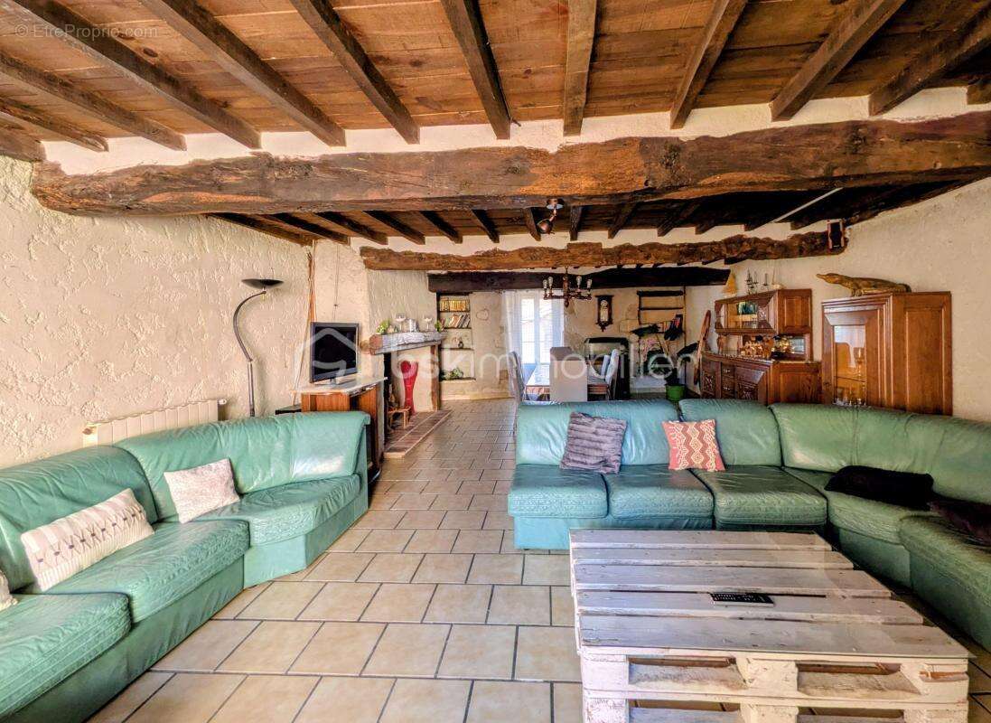 Maison de caractère de 1860 rénovée, DPE A, patio intime et charme unique - photo 6