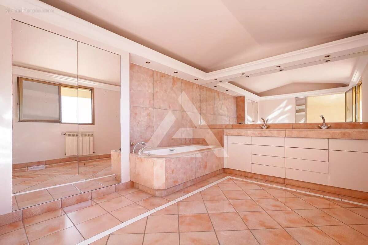 Maison à ROQUEBRUNE-CAP-MARTIN