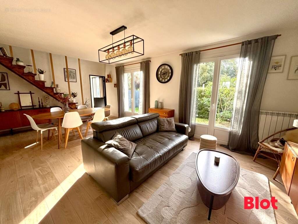 Maison à CHARTRES-DE-BRETAGNE