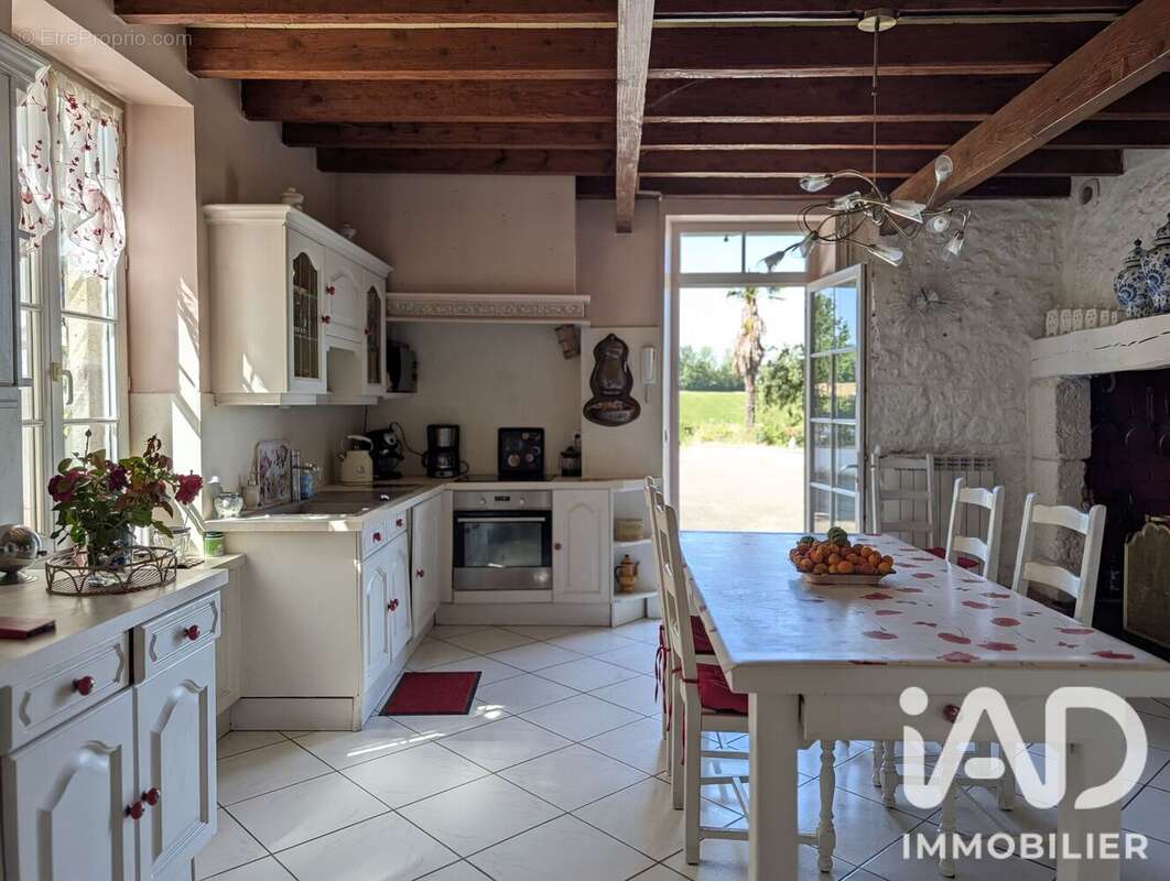 Maison 224 m² à Francescas  - photo 7