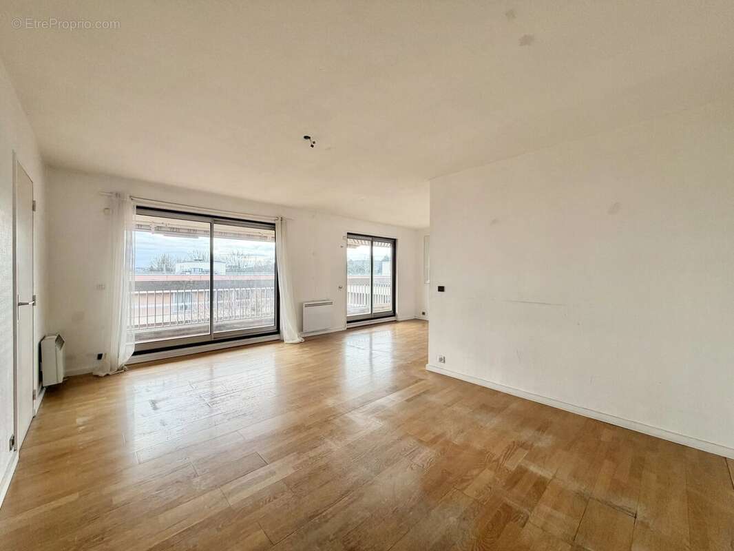 Appartement à VERRIERES-LE-BUISSON