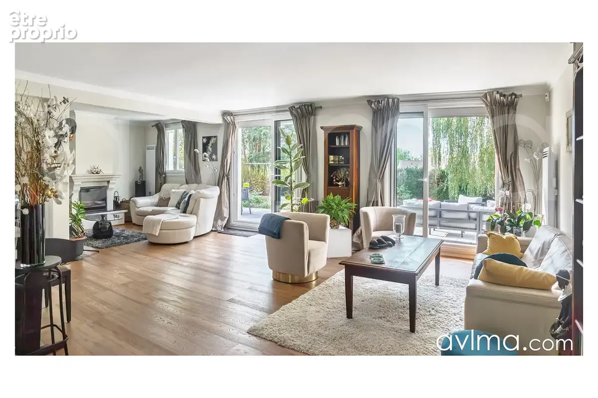 Belle maison familiale sur un terrain de 905m2 avec jacuzzi - Résidence avec tennis et piscine - photo 4