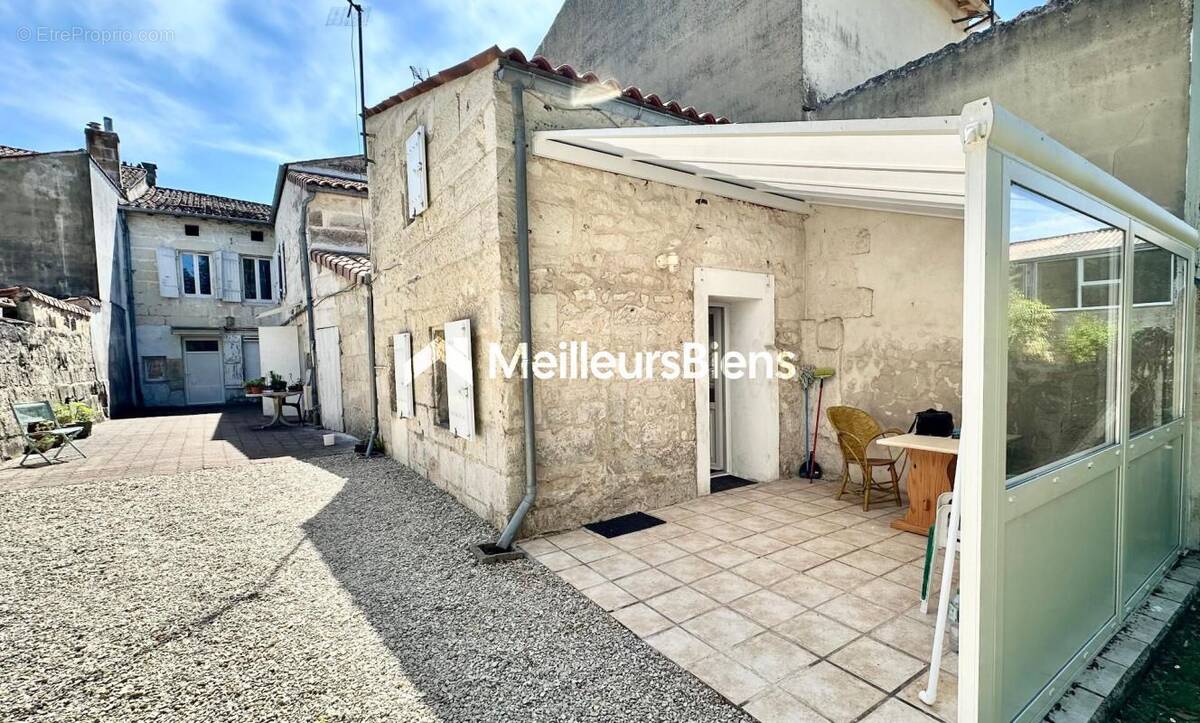 Appartement à SAINTES