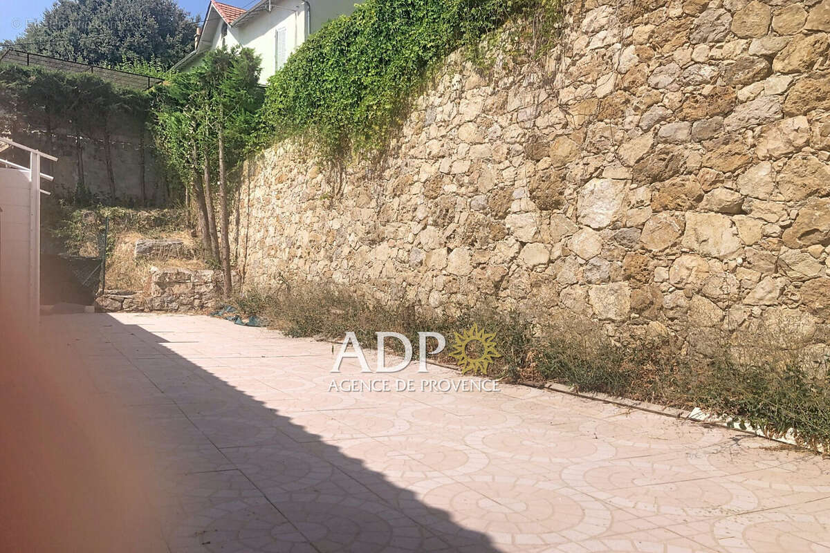 Maison 97 m² à Grasse  - photo 8