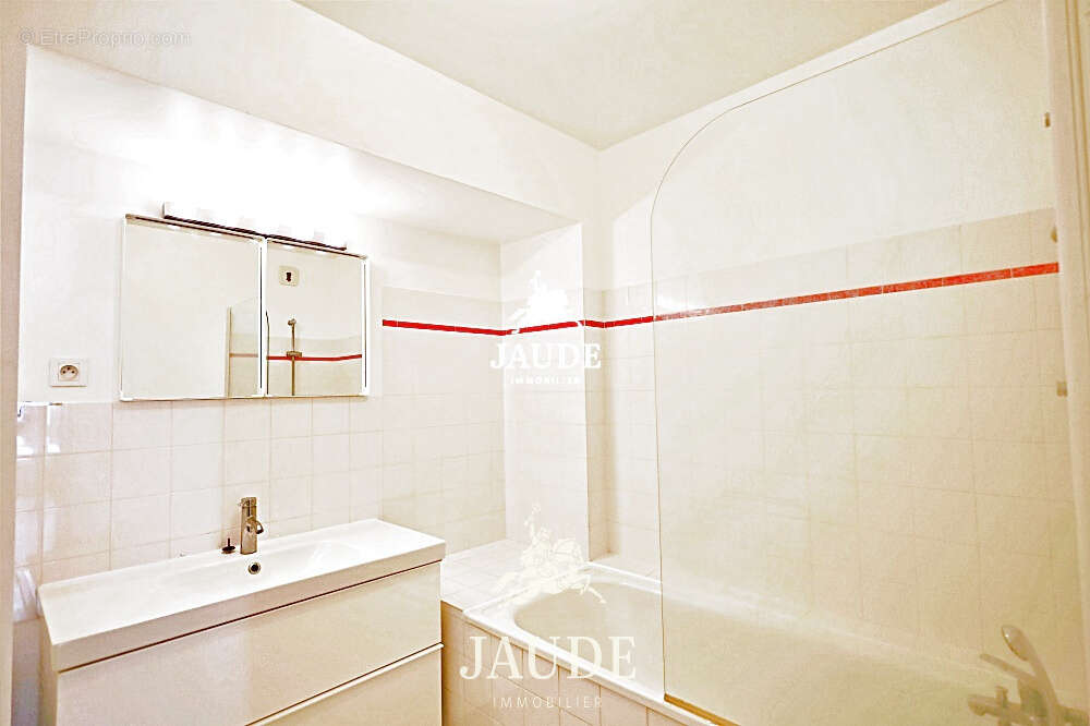A vendre spacieux appartement place de jaude - photo 5