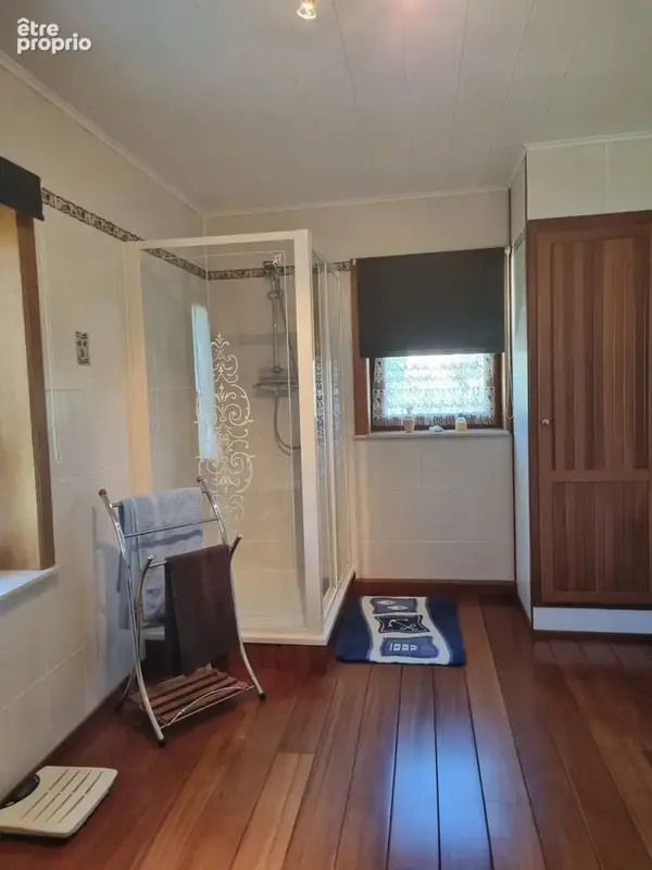 Maison avec terrain et piscine - photo 32