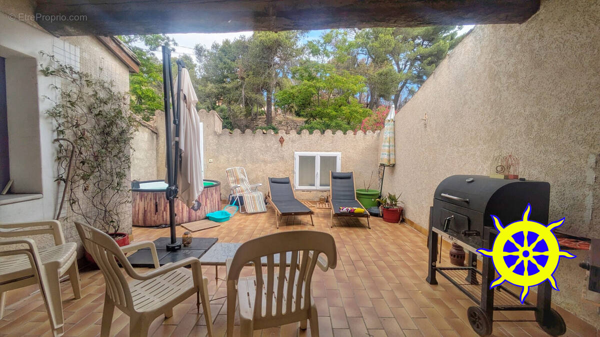 Maison à VILLESEQUE-DES-CORBIERES