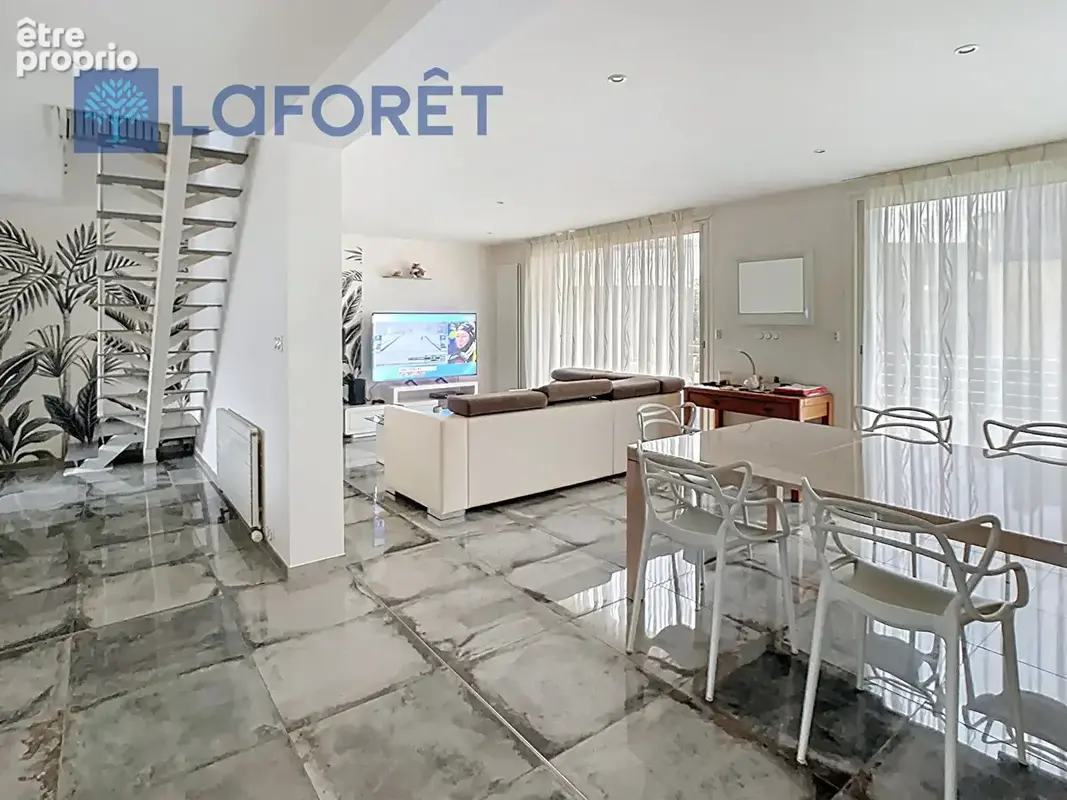 Appartement Ploemeur 7 pièce(s) 130.37 m2 (171 m² au sol) - photo 2