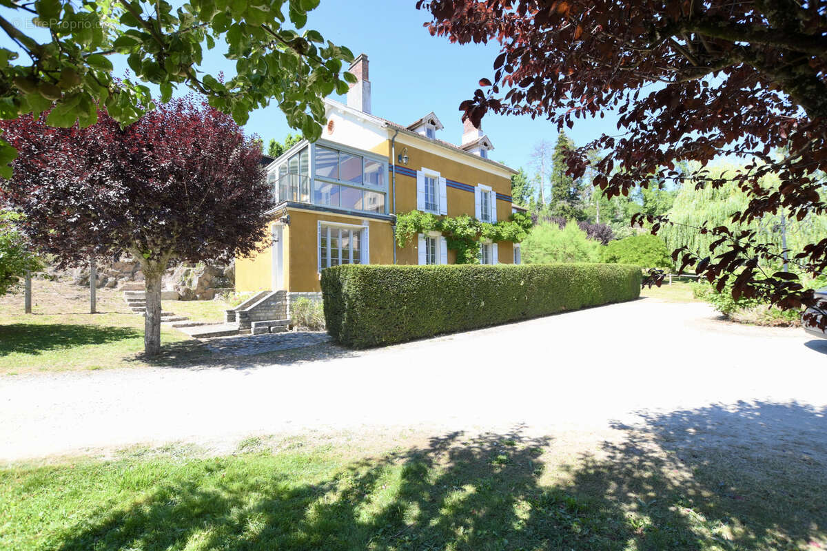 Appartement en rez-de-chaussée dans une demeure de charme. - photo 10