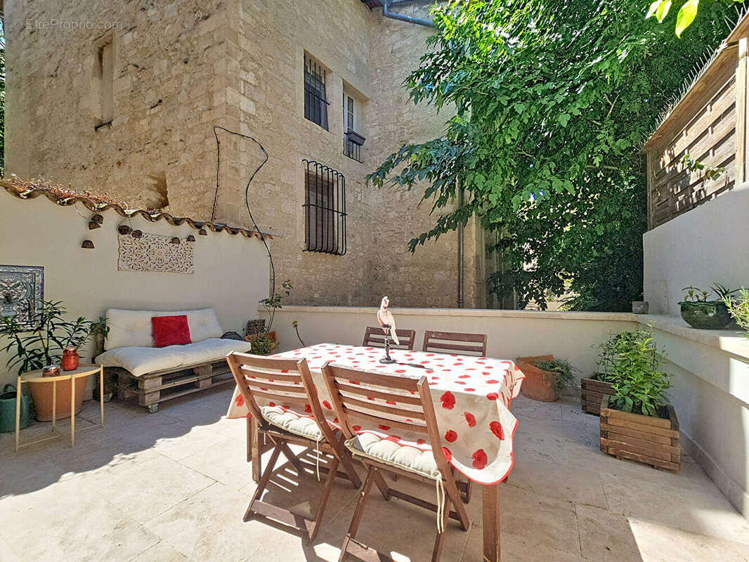 Avignon  Intra muros. Élégante maison de caractère avec terrasses, garage et appartement indépendant - photo 2