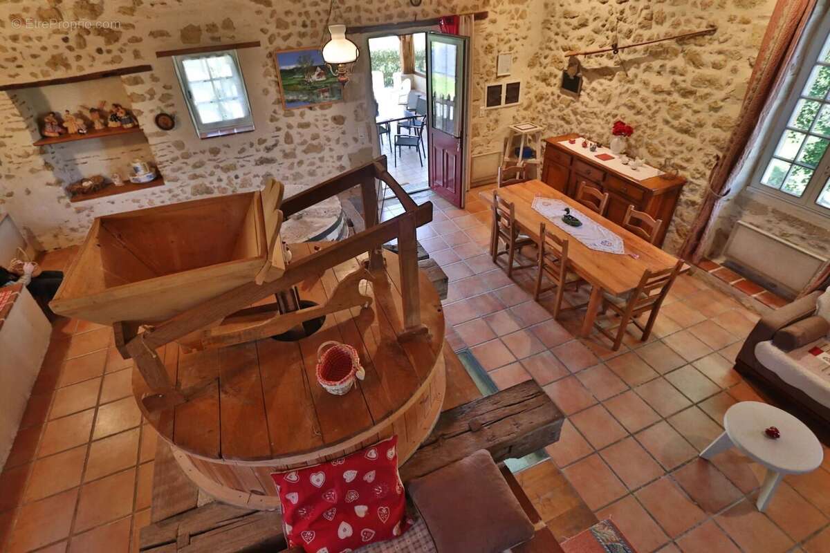 Maison à CROUSEILLES